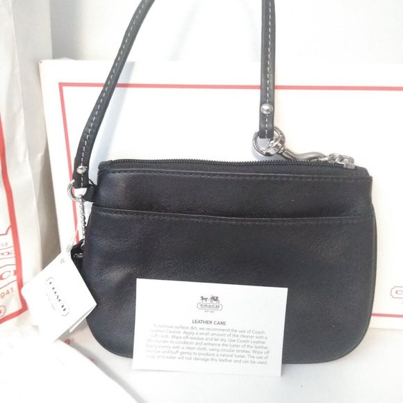 New With Gift Box & Dust Bag Coach Black Small Leather Wristlet F45651 - Picture 11 of 11